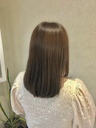 ミディアム カラー 阿部 美咲のヘアスタイル