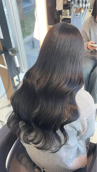 ロング カラー ブリーチ/髪質改善/ ハイトーン/暖色のヘアスタイル