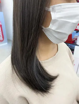カラー MEMENTO YUZUのヘアスタイル