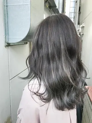 カラー メンズハイトーン メンズバレイヤージュのヘアスタイル