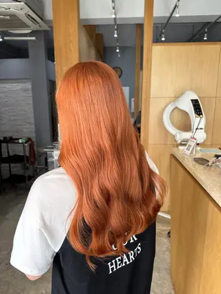 ミディアム miloc MOMOKAのヘアスタイル