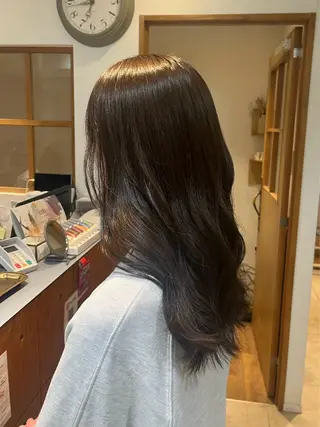 カラー 安達 葵のヘアスタイル