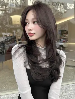 ロング カラー 林 朱里のヘアスタイル