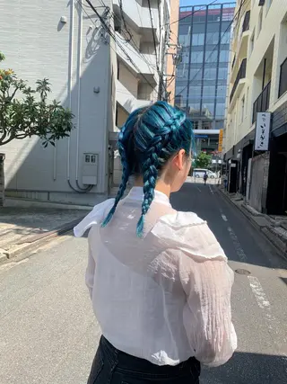ミディアム カラー ヘアアレンジ 【モエカ】グランジ ウルフ/ハイトーンのヘアスタイル