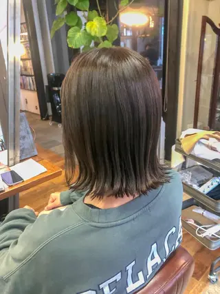 ミディアム カラー 佐藤 美聡のヘアスタイル