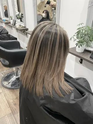 セミロング バレイヤージュ 隅中秀弥のヘアスタイル