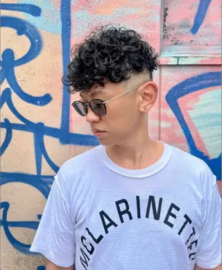 ショート パーマ 派手髪デザインカラー ヒロカのヘアスタイル
