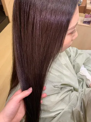 カラー クボタ アヤナのヘアスタイル