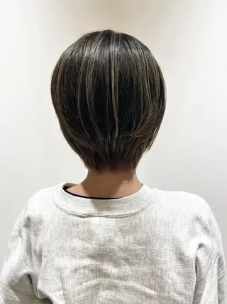 ショート カラー 🐺ウルフ/レイヤー 似合わせ‎🤍沙羅のヘアスタイル
