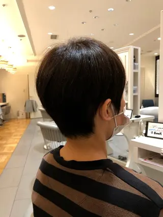ショート カラー 阪上 沙織のヘアスタイル