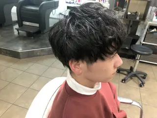 パーマ メンズ メンズ レイヤー ウルフ 弓木啓輔のヘアスタイル