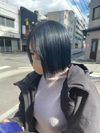 ショート カラー SEAM アキホのヘアスタイル