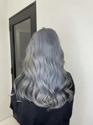 ロング カラー 岡留 愛美のヘアスタイル