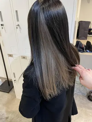 ミディアム カラー CEINE PATHのヘアスタイル