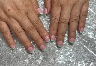 ネイル VIERU 🌈🎀💖のネイルデザイン