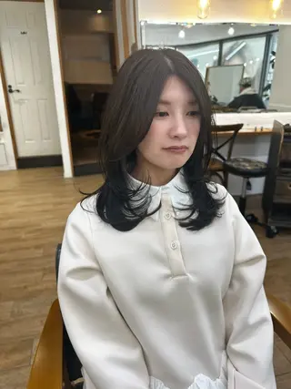 ミディアム カラー パーマ ヘアアレンジ メンズ キッズ レイヤーカット 🌿透け感カラーのヘアスタイル