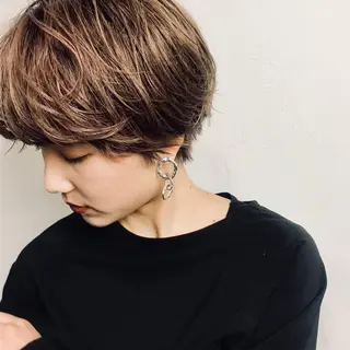 ショート カラー 宮腰 瑠果のヘアスタイル