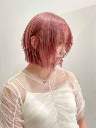 ショート 切りっぱなしボブ/ ブリーチカラー/大塚のヘアスタイル