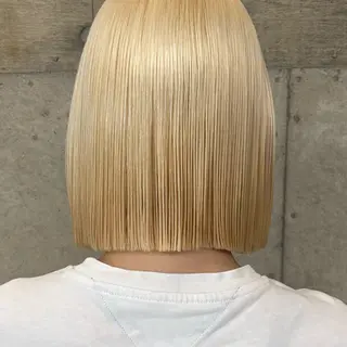 ショート 瑠己杏 :ボブ/ ハイトーンワンカラーのヘアスタイル