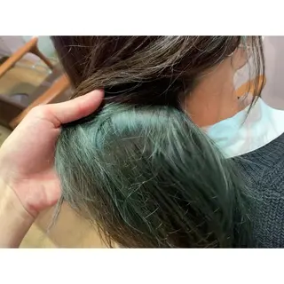 ロング カラー ツキダテ ユイのヘアスタイル