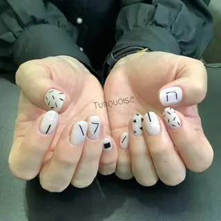 ネイル 個性派ネイルサロン 💅🏼ターコイズのネイルデザイン