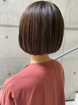 ショート なつめ🐶ショート ベージュカラーのヘアスタイル