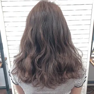 セミロング カラー 伊藤 さやかのヘアスタイル