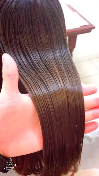 ロング カラー ヘアアレンジ 🫧髪質改善×艶髪 🫧根本泰成🫧のヘアスタイル