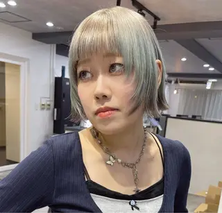 ショート 艶髪ハイトーン✨ 🩷AMI🩷のヘアスタイル