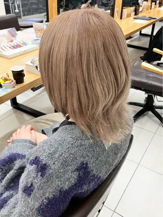 ミディアム カラー 🦔Laulu 菅原綾乃のヘアスタイル