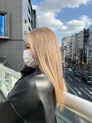 セミロング カラー ハイトーン&髪質改善 &韓国エクステ🤎のヘアスタイル