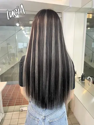 カラー ヘアアレンジ ロング LuciA エクステカラーのヘアスタイル