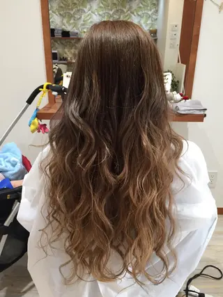 ロング カラー Licola リコラのヘアスタイル