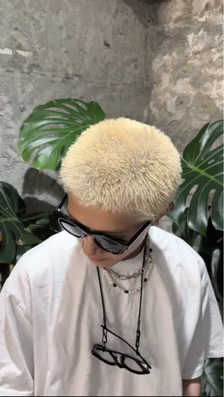 ショート カラー メンズ ハイトーン特化🌟 カワシマシュンスケのヘアスタイル