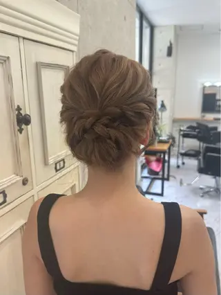 セミロング ヘアアレンジ ヘアセット🎀透明感 カラーHiROEのヘアスタイル