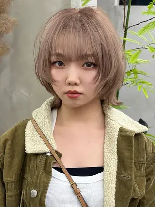 ミディアム カラー イツク ⚡️ ルーツ/ハイトーンのヘアスタイル