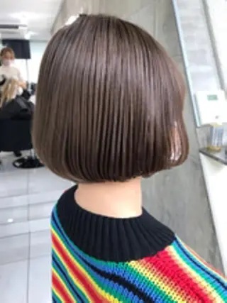 ショート カラー 前田 桃花のヘアスタイル