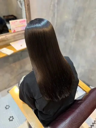 ロング 小泉 志歩のヘアスタイル