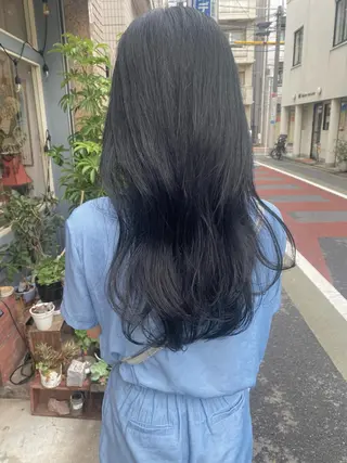 カラー AYANO ／レイヤー／オリーブのヘアスタイル