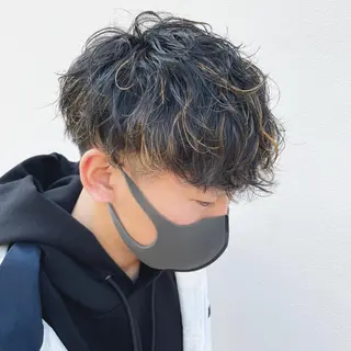 ショート カラー パーマ メンズ 嶋佐 昌大 シマサマオのヘアスタイル