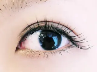 マツエク・マツパ ネイルリボン 受付スタッフのネイルデザイン