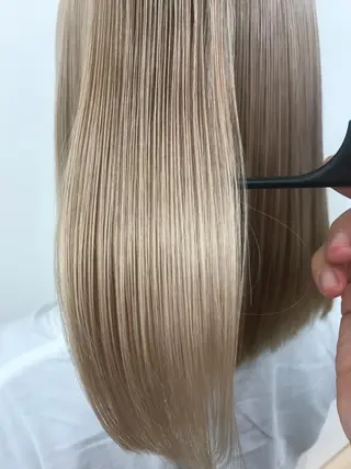 ミディアム mana 暖色カラーカットのヘアスタイル