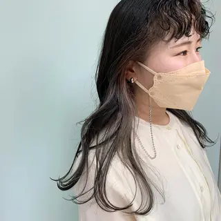 ロング カラー SAKINO． ベージュカラーのヘアスタイル