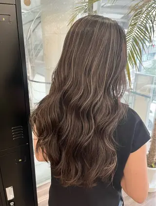 ロング 鈴木 綾乃のヘアスタイル