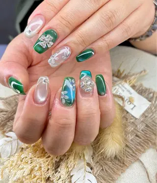 ネイル AngelChris ビューティーサロンのネイルデザイン