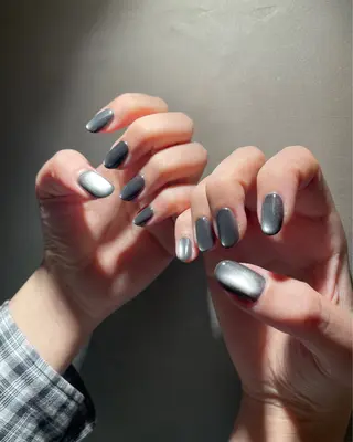 ネイル Rika🌼 シンプル•マグネットのネイルデザイン