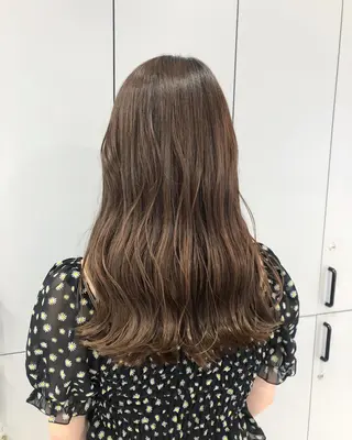 ロング 山本 佳奈のヘアスタイル