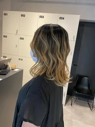 ミディアム カラー ブリーチ👩🦳/ ✂︎MANAMIのヘアスタイル