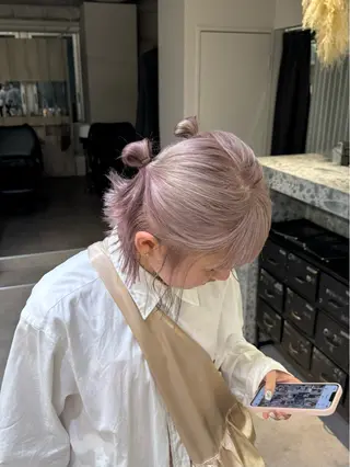 ミディアム まほ/レイヤーカット 🍒🤍透明感カラーのヘアスタイル