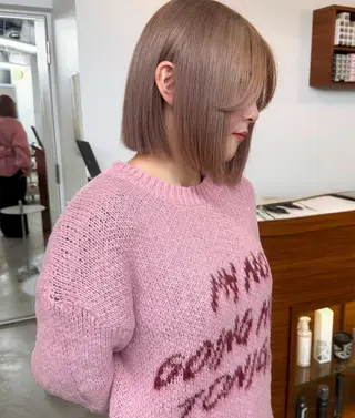 ショート タマシロカリン 艶カラー/レイヤーのヘアスタイル